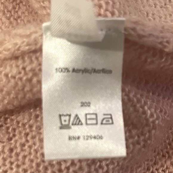 VENUS V-Neck | V-Back | Light Pink | M | Back Buttons | 100% Acrylic - Picture 5 of 6